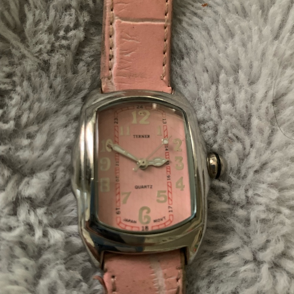 Bijoux Terner pink leather watch